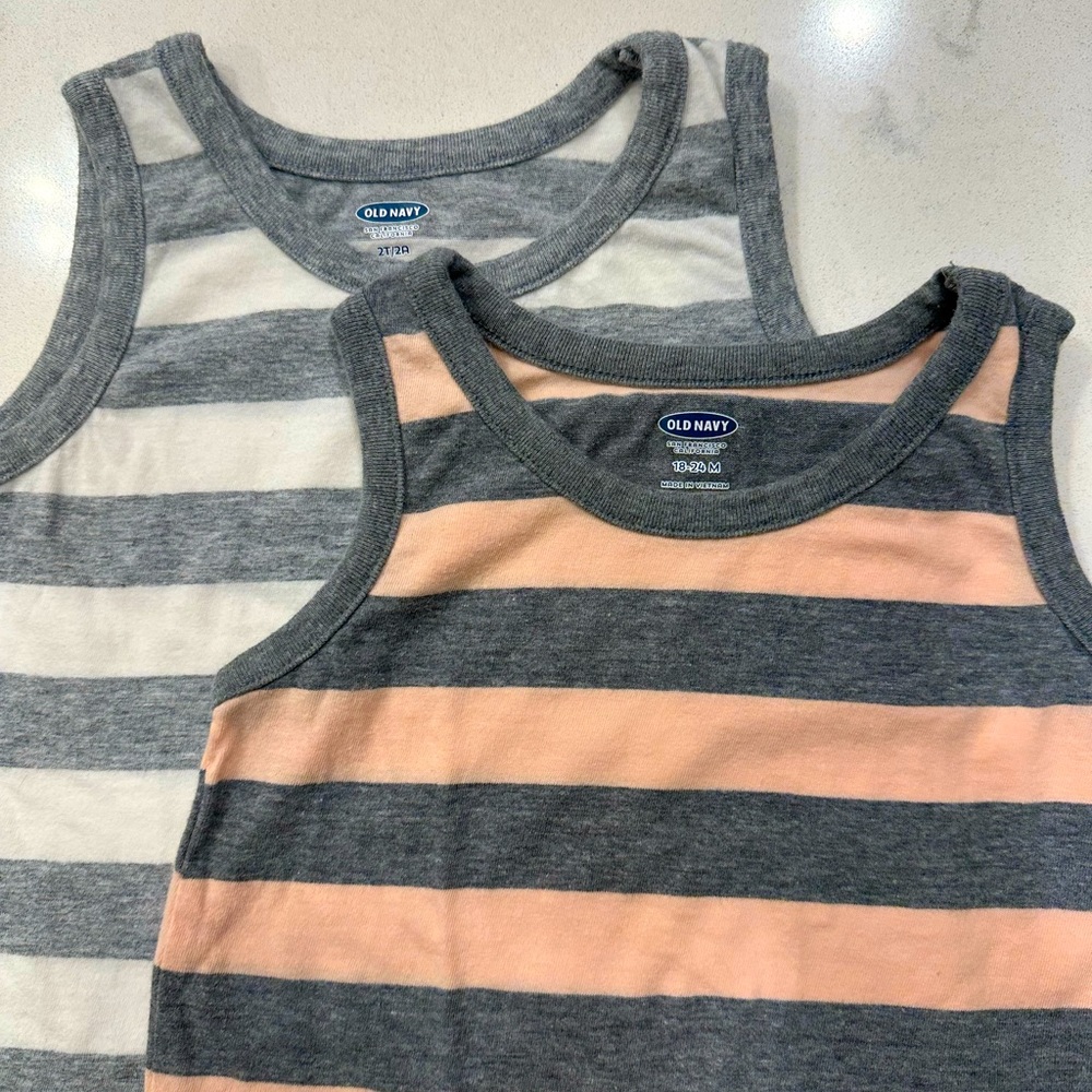 EUC - Set of 2 Old Navy tank tops